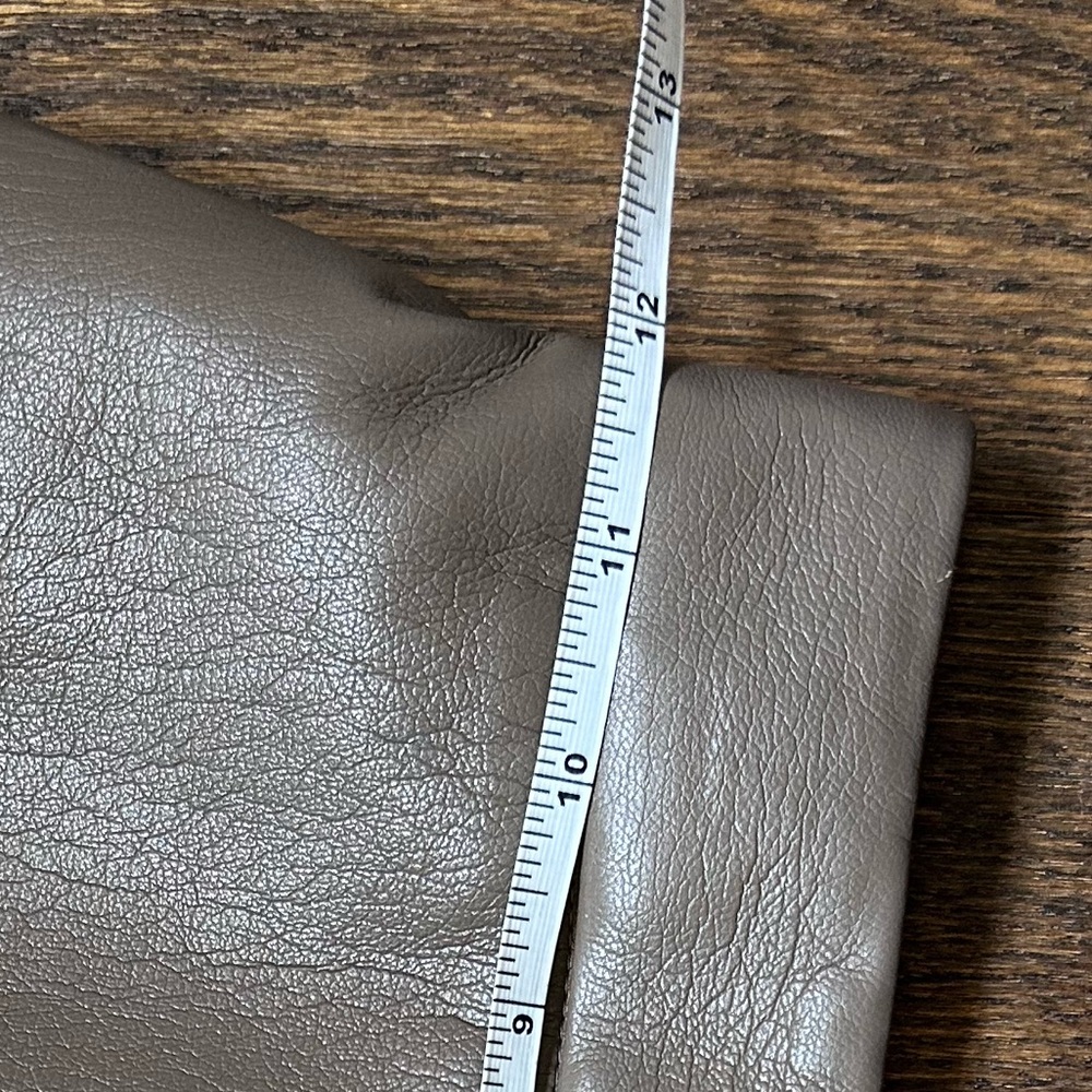 WILFRED ARITZIA Vegan Faux Leather Patio Mini Skirt 
Light brown - Picture 8 of 13